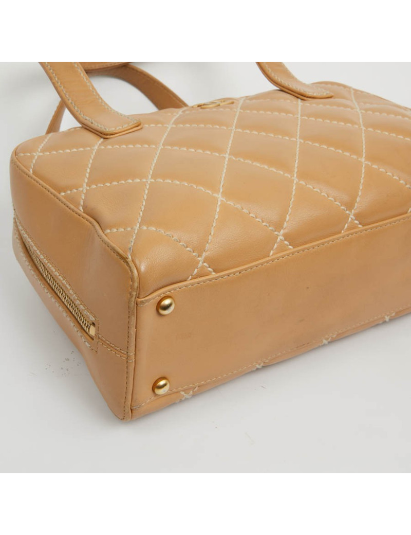 Cabas CHANEL beige cuir matelassé