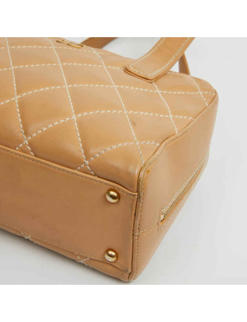Cabas CHANEL beige cuir matelassé