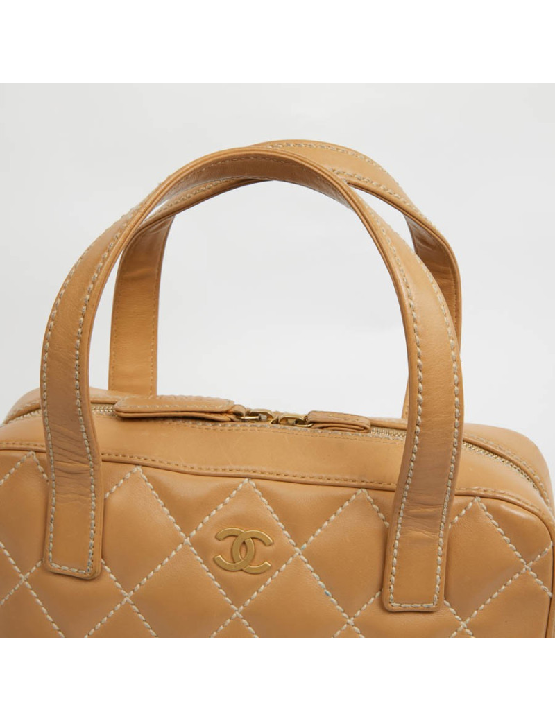 Cabas CHANEL beige cuir matelassé