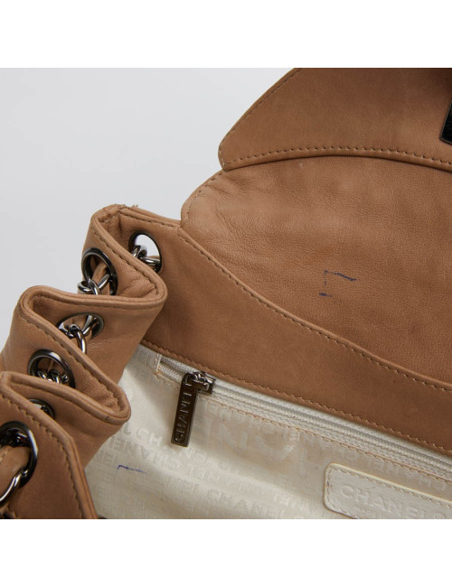 Sac CHANEL cuir d'agneau beige et chaine ruthénium