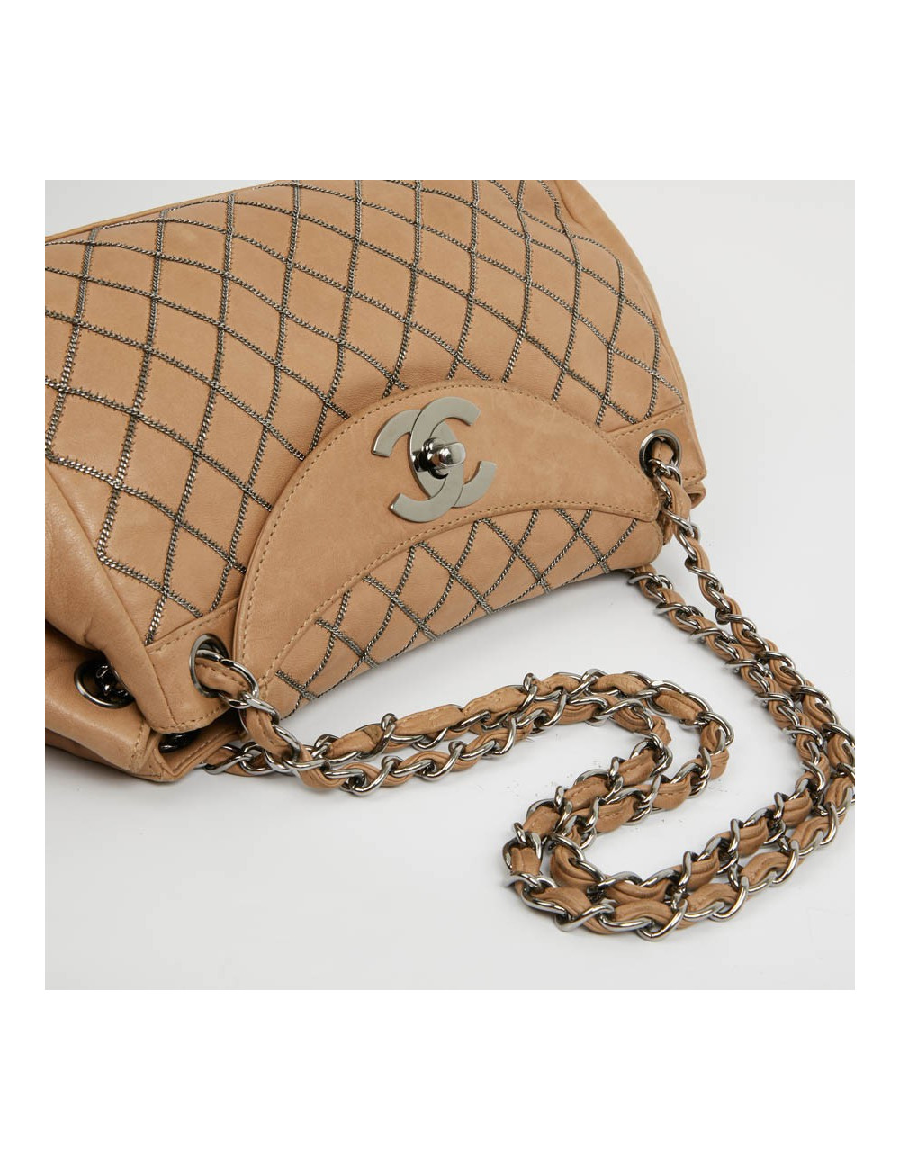Sac CHANEL cuir d'agneau beige et chaine ruthénium