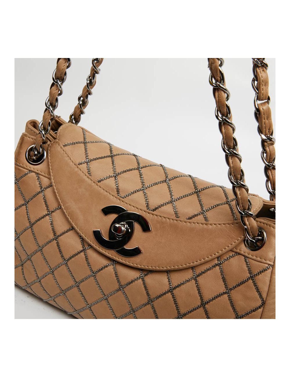 Sac CHANEL cuir d'agneau beige et chaine ruthénium