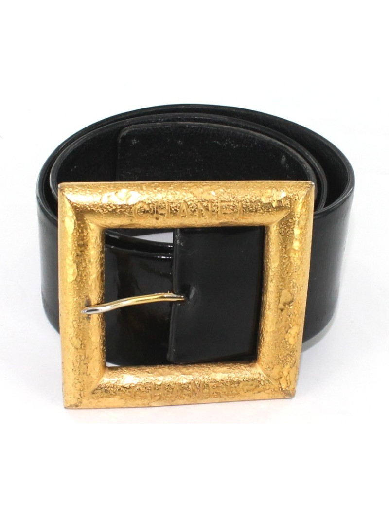 Ceinture CHANEL en cuir noir boucle carrée dorée