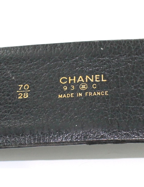 Ceinture CHANEL en cuir noir boucle carrée dorée