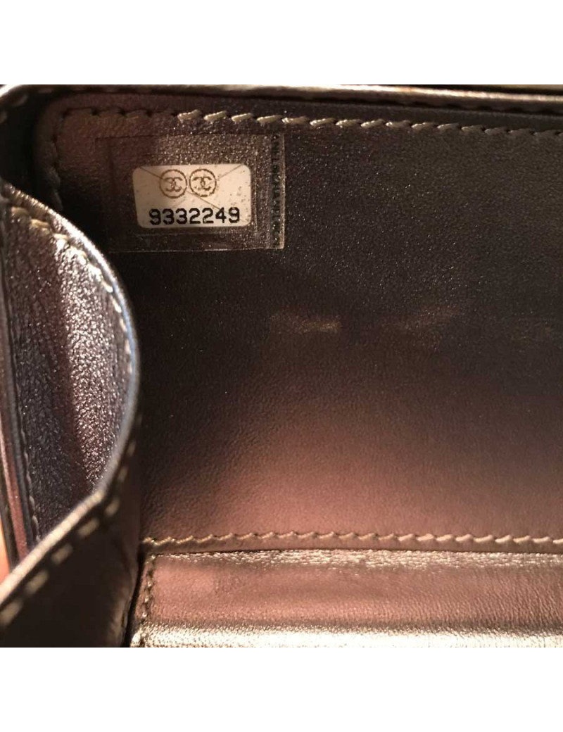 Minaudière CHANEL effet crocodile jaune