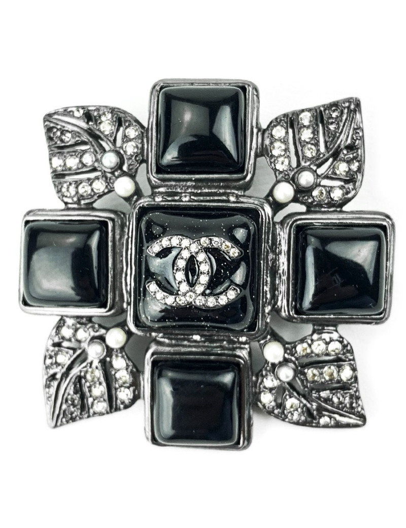 Broche CHANEL feuilles strass et perles