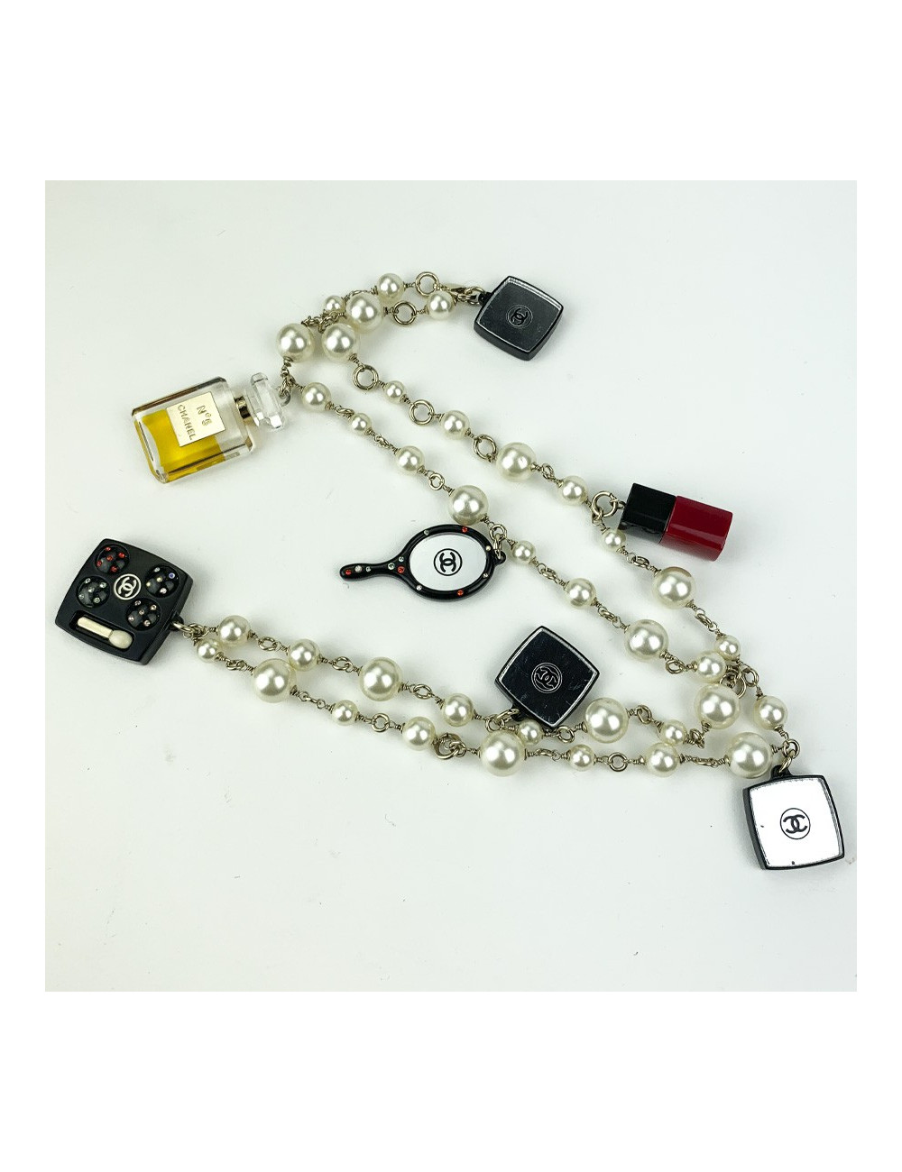 Sautoir CHANEL charms