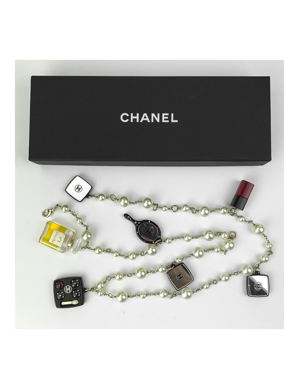 Sautoir CHANEL charms