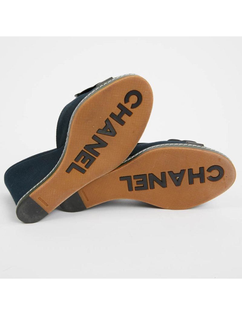 Sandales CHANEL T40 toile bleu et camelia noir 