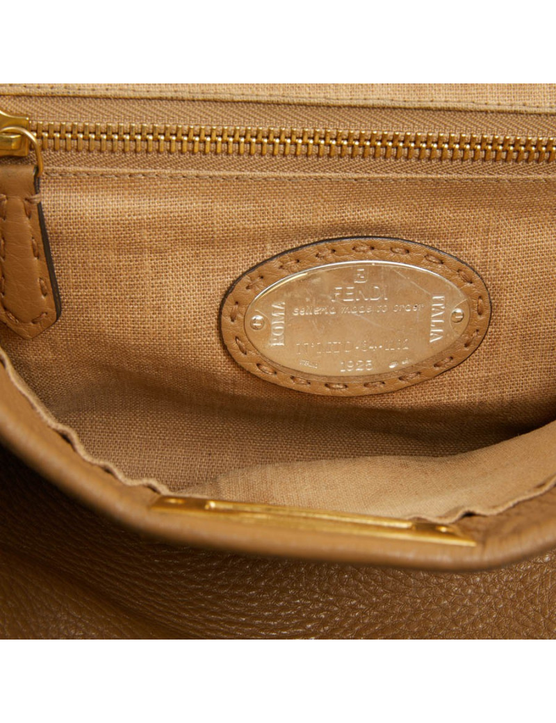 Peekaboo FENDI GM cuir grainé gold