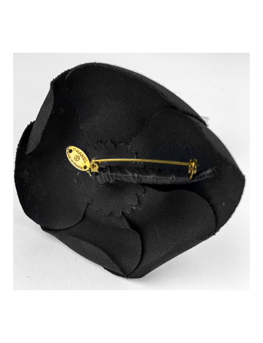 Broche CHANEL camélia tissu noir