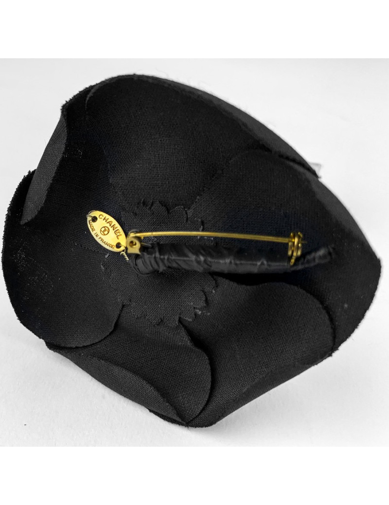 Broche CHANEL camélia tissu noir