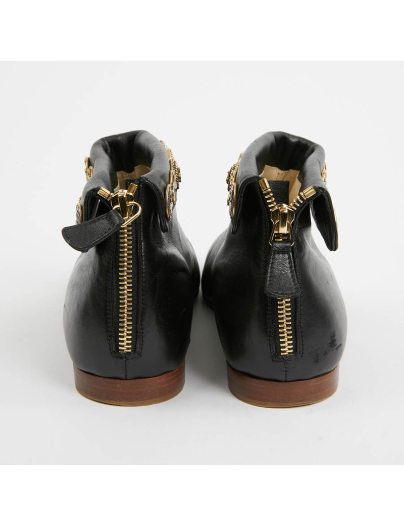Boots CHANEL T 38,5 cuir et boutons CHANEL
