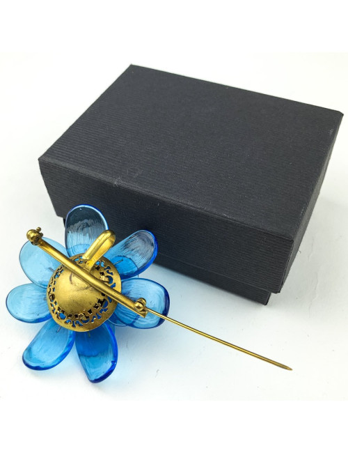 Broche MARGUERITE DE VALOIS camélia pâte de verre saphir clair