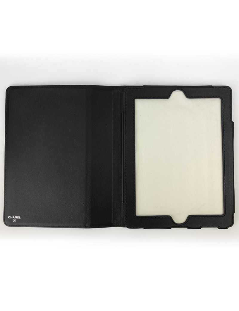 Protège IPAD CHANEL en cuir d'agneau noir