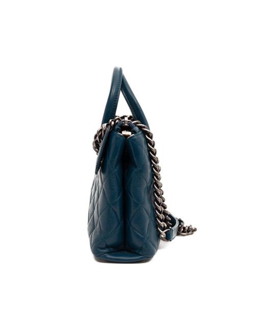 CHANEL bleu sac en cuir grainé