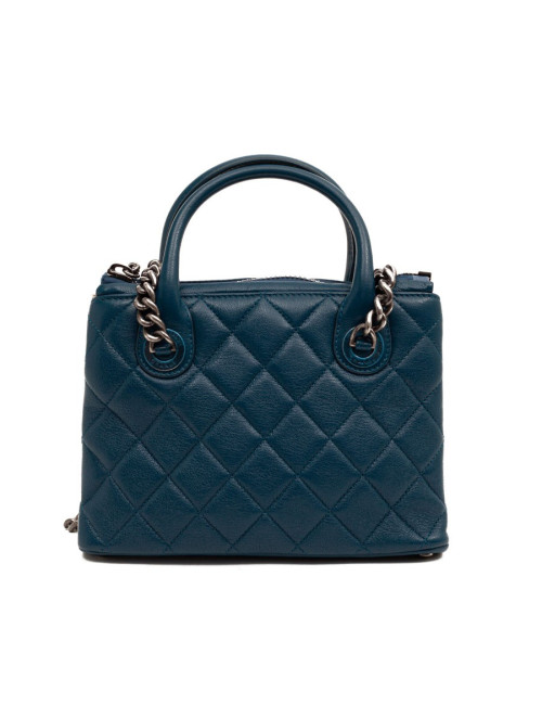 CHANEL bleu sac en cuir grainé