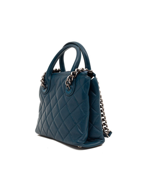 CHANEL bleu sac en cuir grainé