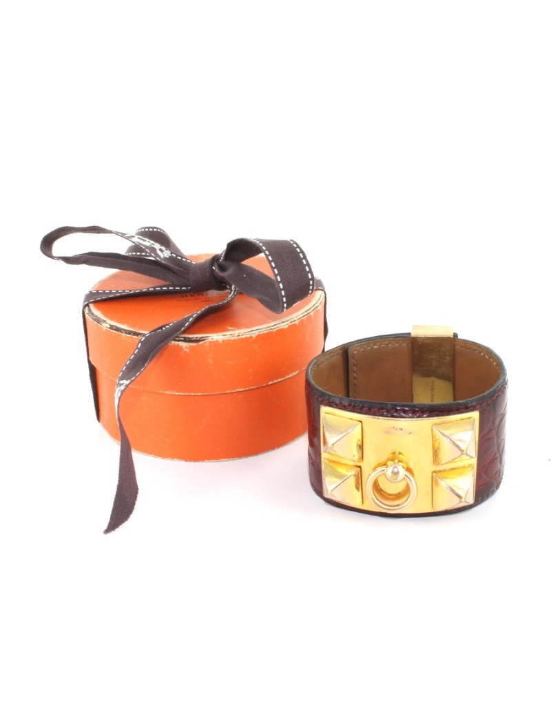 Manchette HERMES collier de chien en crocodile rouge foncé et or