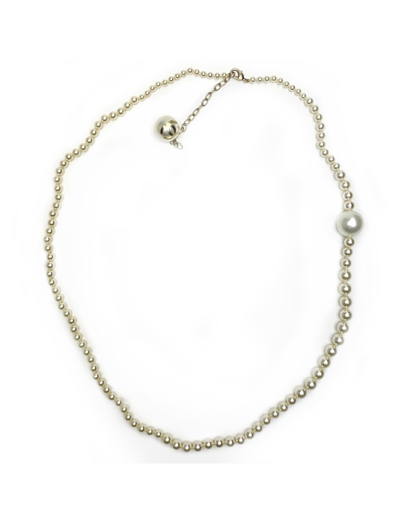 Sautoir CHANEL boules CC et perles nacrées