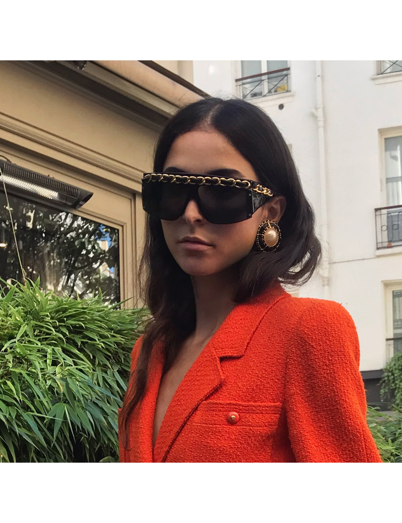 CHANEL Vintage Round Clip-on Earrings