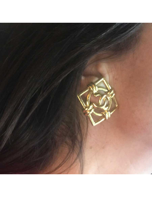 Boucles d'oreille CHANEL carrées dorées CC