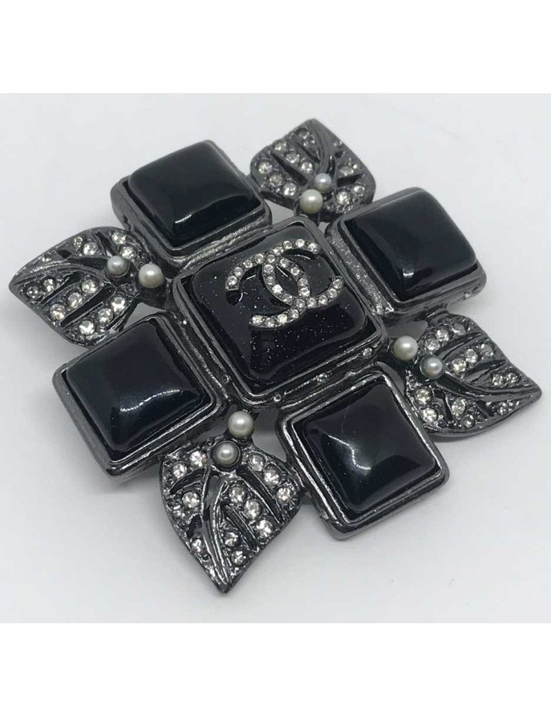 Broche croix CHANEL résine noire