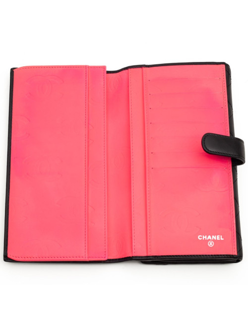 Portefeuille CHANEL En cuir matelassé noir 