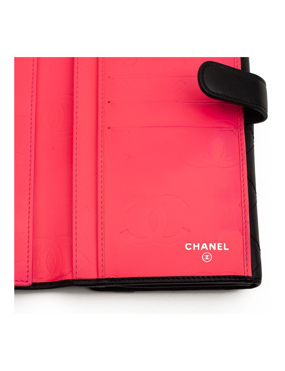 Portefeuille CHANEL En cuir matelassé noir 