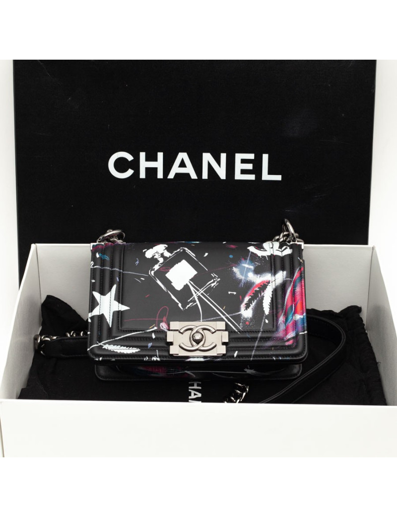 CHANEL sac Boy streetart 