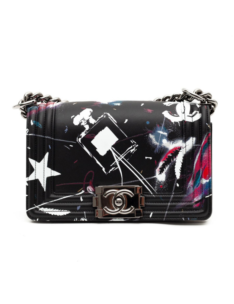 CHANEL sac Boy streetart 