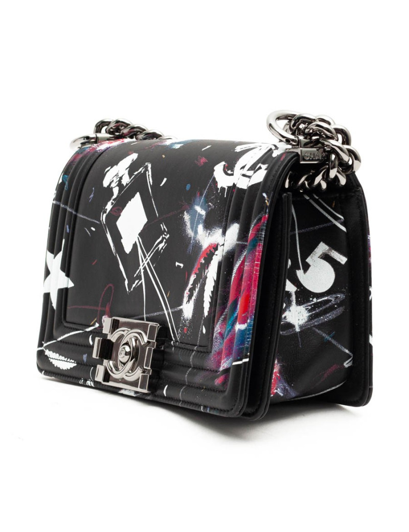CHANEL sac Boy streetart 