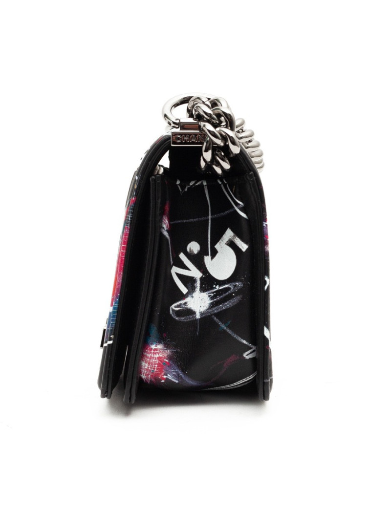 CHANEL sac Boy streetart 