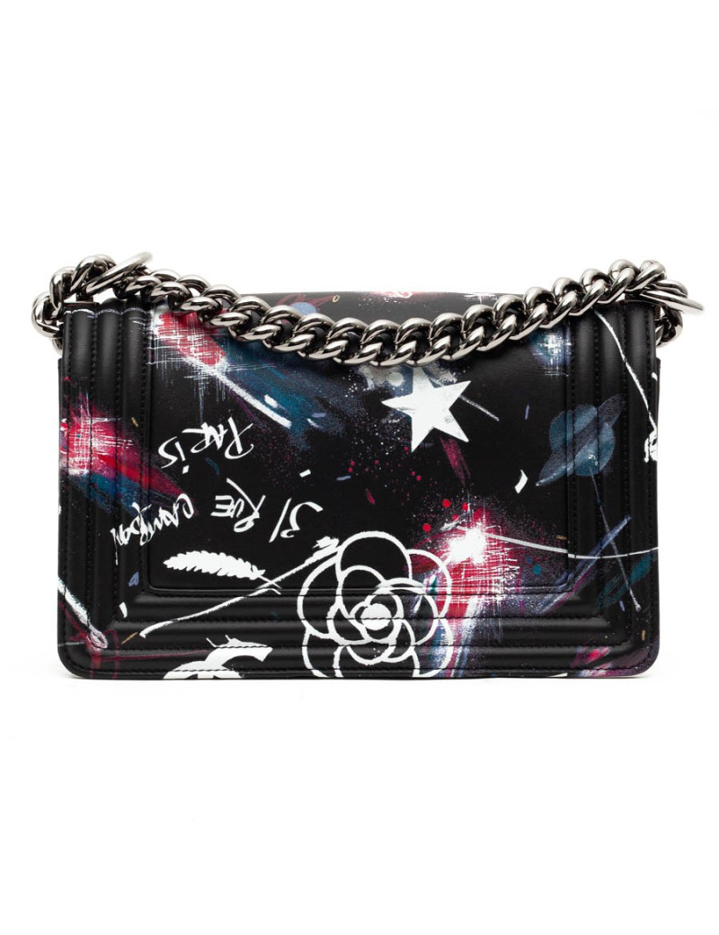 CHANEL sac Boy streetart 