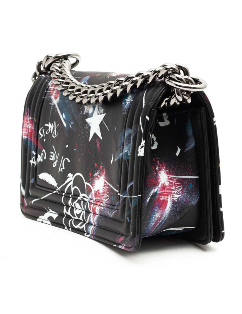 CHANEL sac Boy streetart 
