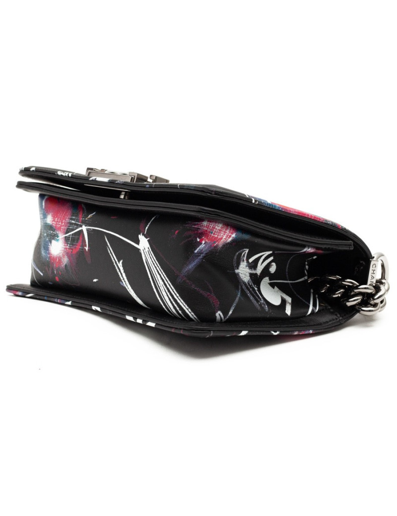 CHANEL sac Boy streetart 