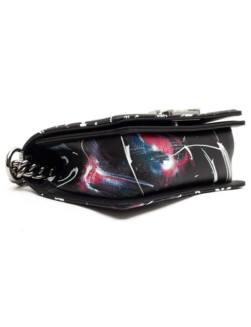 CHANEL sac Boy streetart 