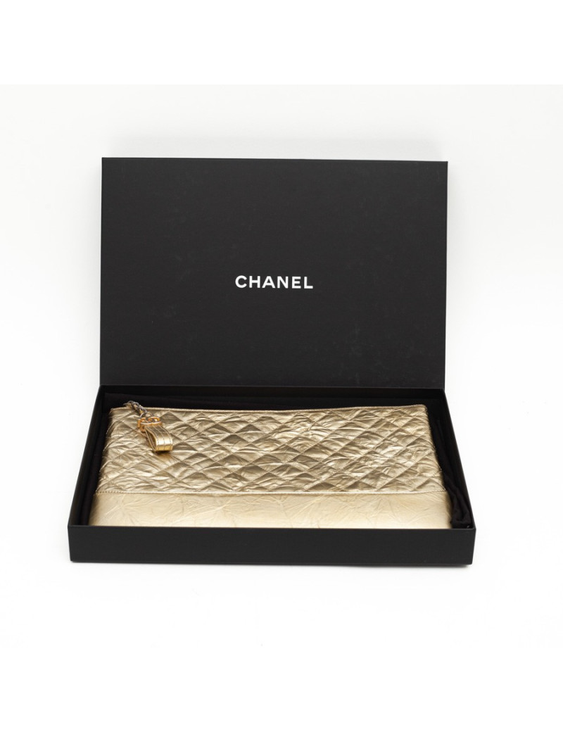 Pochette CHANEL cuir doré froissé