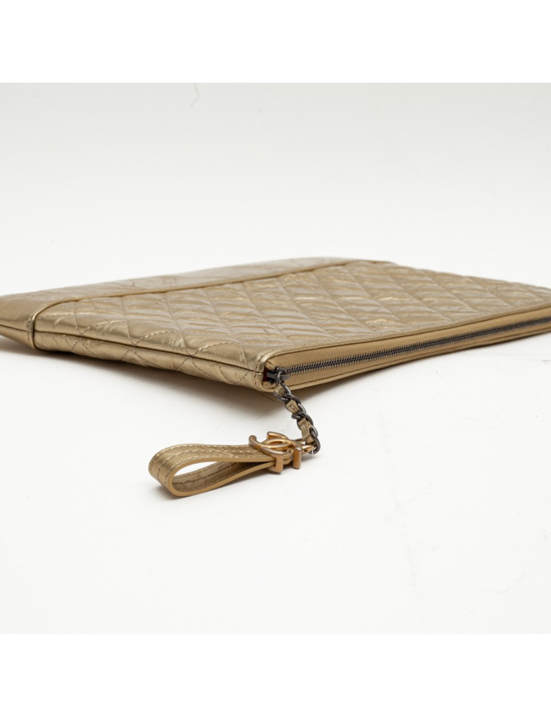 Pochette CHANEL cuir doré froissé