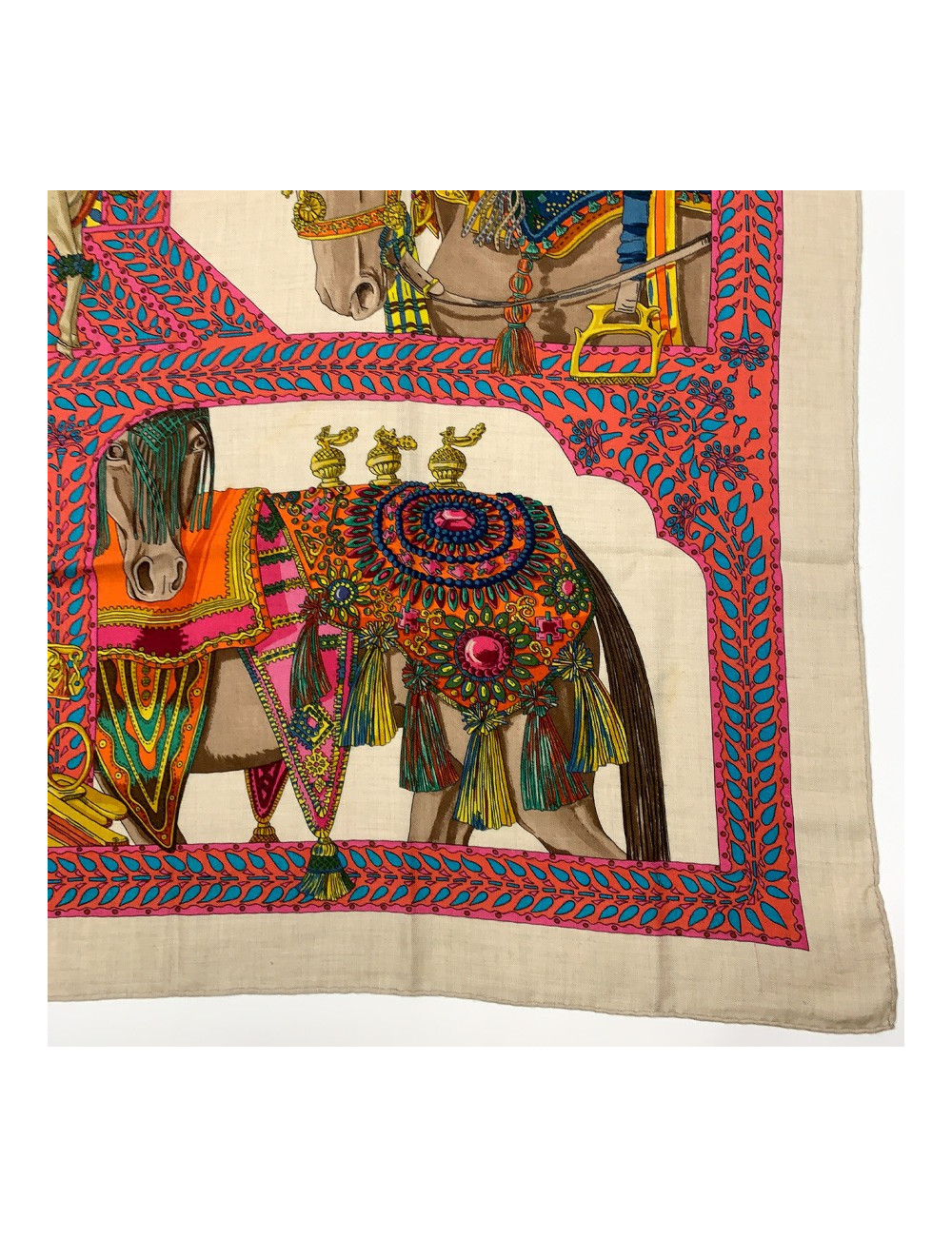 Carré CHANEL 100% soie