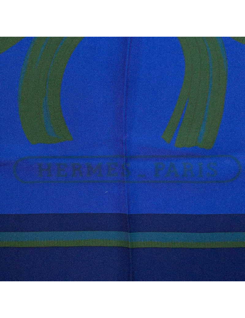 A NETTOYER Carré Hermès bleu nuit avec tigre