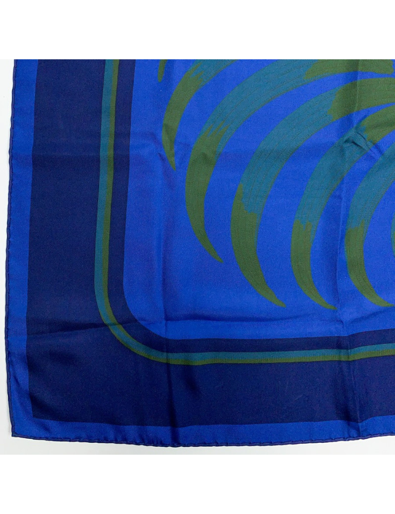 A NETTOYER Carré Hermès bleu nuit avec tigre