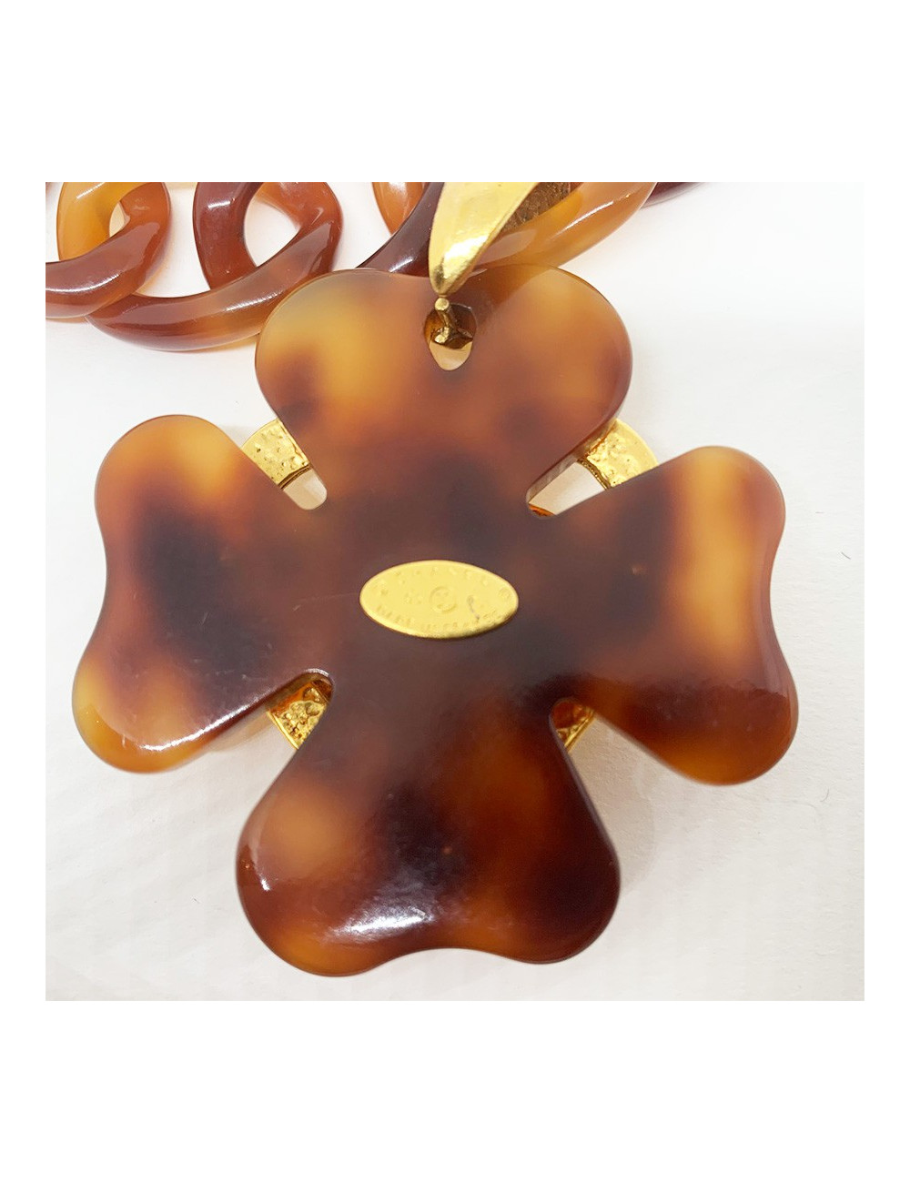 Collier écaille CHANEL coeur doré 