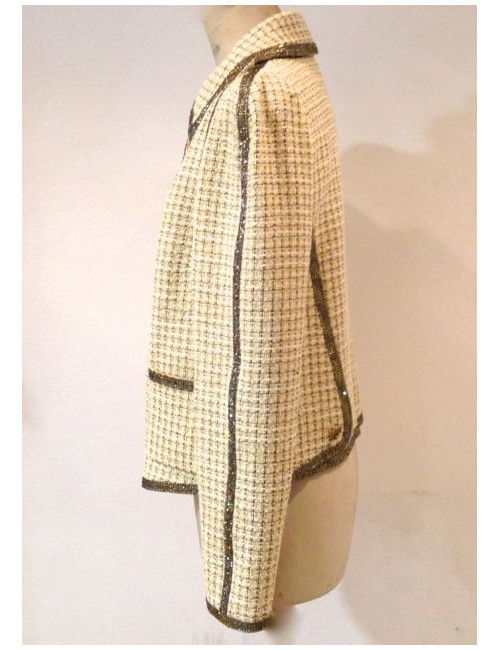 Veste CHANEL en tweed beige ornée de strass Paris-Bombay T 42