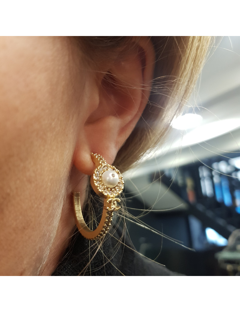Créoles CHANEL Strass et perles nacrées