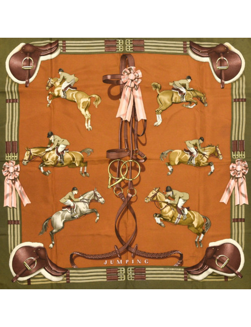 Carré HERMES "Jumping" en soie kaki et marron