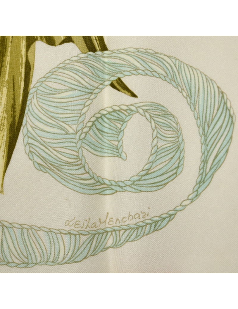 Carré HERMES Regina 100% soie