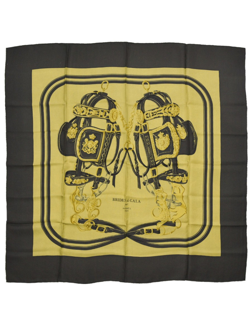 Carré HERMES "Brides de Gala" 100 % soie
