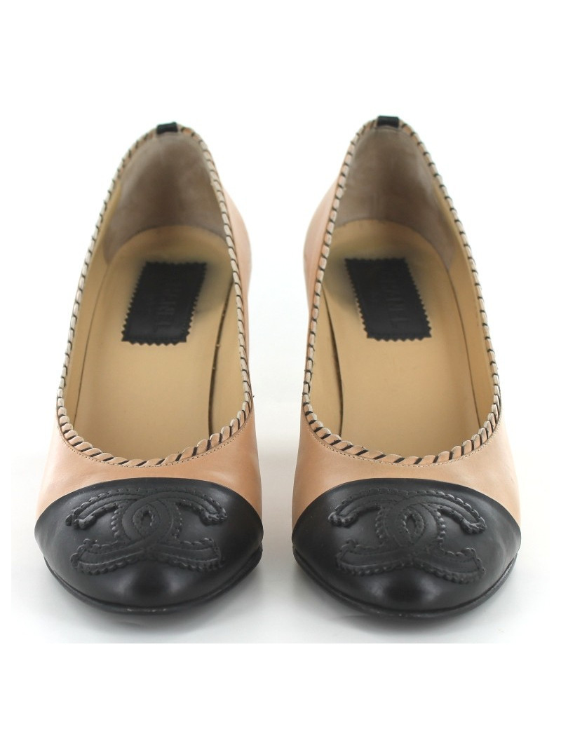 Escarpins CHANEL en cuir camel et noir T 38,5