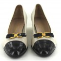 Shoes FERRAGAMO cream and varnished leather black T 40